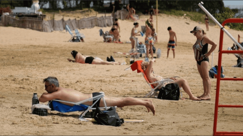 Los miembros de la comunidad académica de la UNR y un acompañante podrán disfrutar la playa y las piletas.