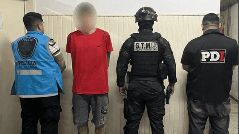 El menor fue detenido en un operativo conjunto este sábado en Las Flores.