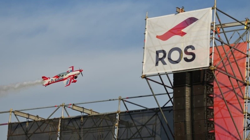 El Aeropuerto de Rosario reabrió sus puertas con pista renovada.