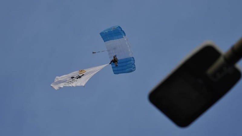 El Aeropuerto de Rosario reabrió sus puertas con pista renovada.