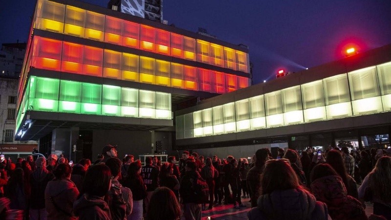 La nueva fachada del Cultural Fontanarrosa.