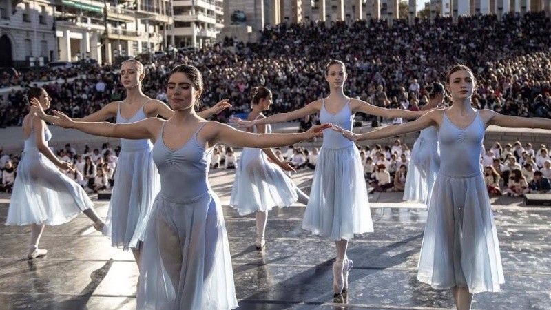 El Monumento Nacional a la Bandera, escenario de la actividad cultural de Rosario.
