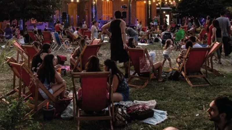 Una postal de la tardecitas en Estación Embarcadero.