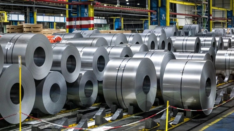 El Gobierno extendió por tres meses las exenciones impositivas para la exportación de aluminio y acero.