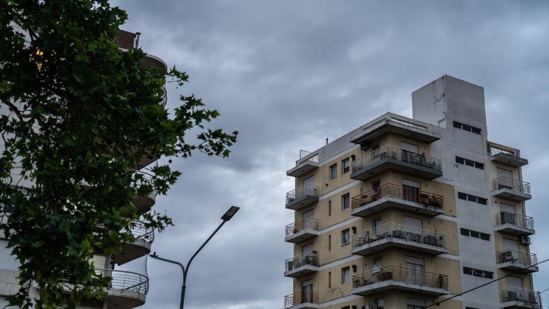 Muchas nubes, viento y un anuncio de tormentas para la mañana de este viernes.