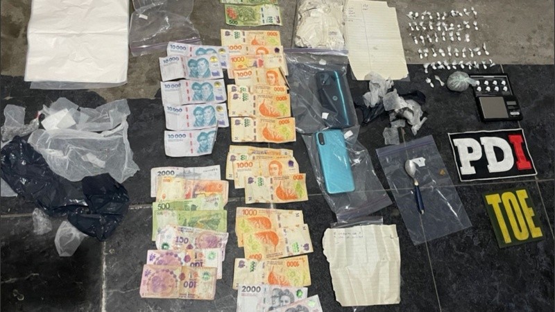 Lo incautado en la boca de expendio de Doctor Riva al 100 bis.