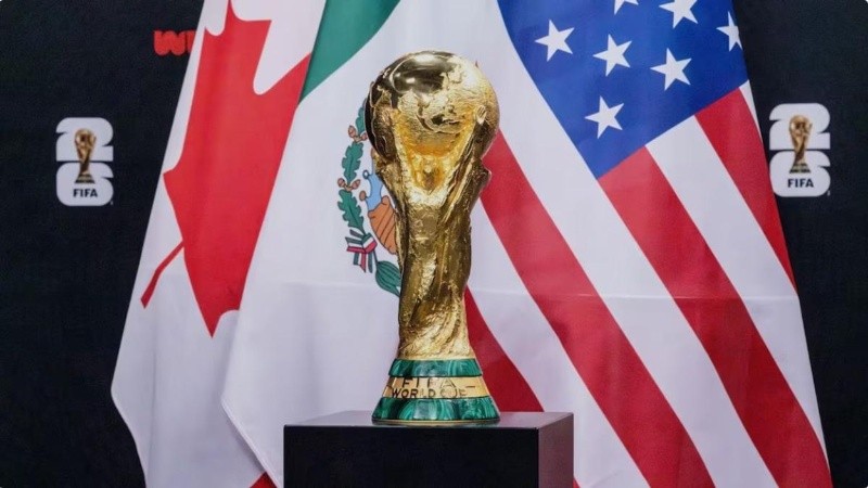 Según el reglamento del ente madre del fútbol mundial, un país y/o federación debe ser vetada de todas las competiciones internacionales por este tipo de conflictos.