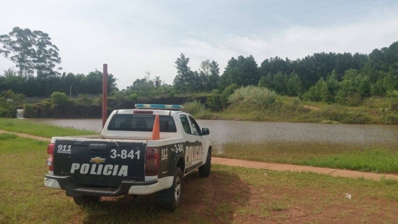 En tanto, se indicó que las víctimas se encontraban junto a sus madres y otros familiares cuando, por causas que se tratan de establecer, ingresaron al agua.