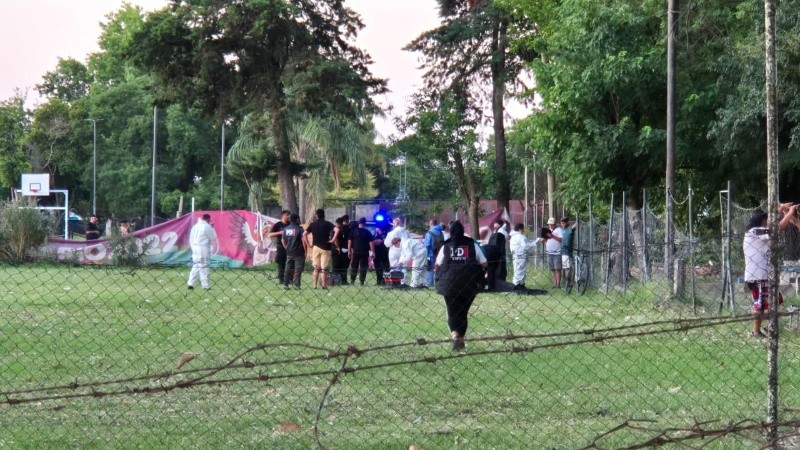 El cuerpo de Yair González fue hallado sin vida en una cancha del Club Infantil Libertad.