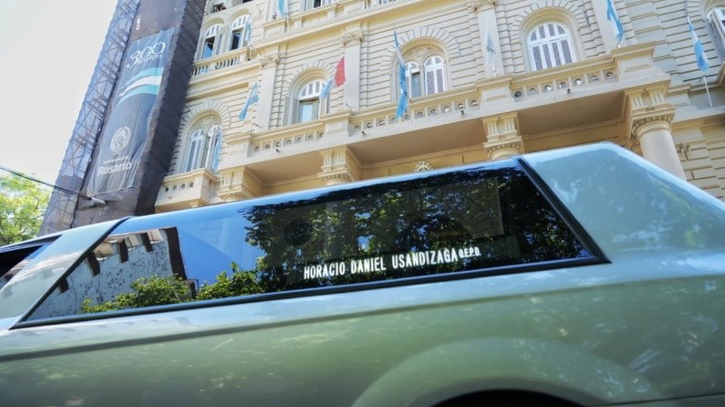 El paso del cortejo fúnebre de Usandizaga por el Palacio Municipal este lunes