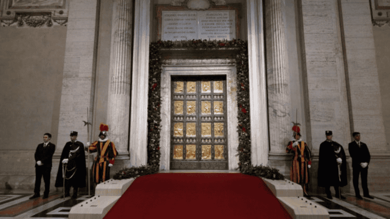 El tapiado definitivo de la puerta se realizará en una ceremonia privada dentro de unos diez días.