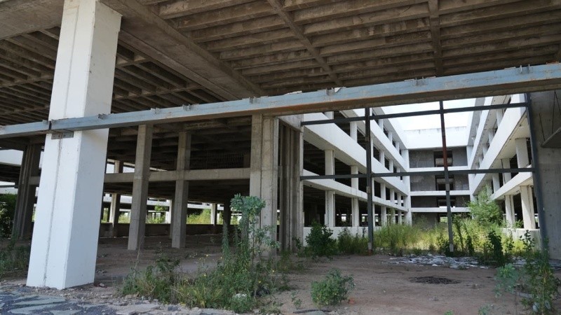 &nbsp;La obra comenzó en 2011 y se paralizó en 2020 (Alan Monzón).