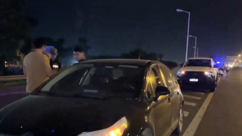 Al menos tres vehículos sufrieron daños y fueron asistidos.