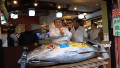 El atún se vendió en el mercado de pescado de Toyosu de Tokio.