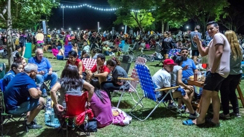 La intoxicación alimentaria puede producirse al ingerir alimentos o bebidas contaminadas por bacterias, virus, parásitos o toxinas.