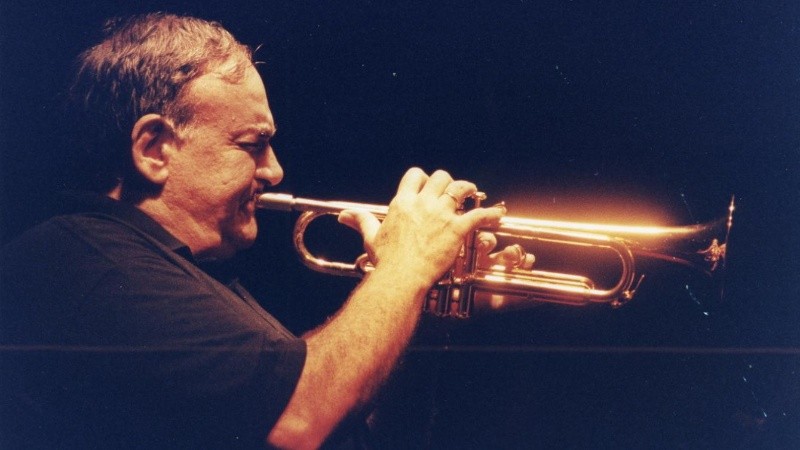 El trompetista Roberto Fats Fernández.