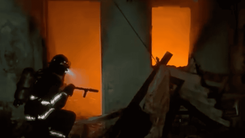 Bomberos Zapadores trabajando en el lugar.