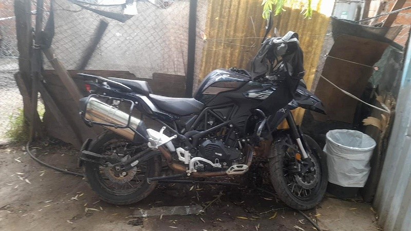 La moto secuestrada es una de marca Benelli, modelo TRK 502, color negra (Rosario3).