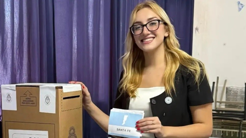 Rolón forma parte del equipo de comunicación de Milei junto con su pareja, Iñaki Gutiérrez.