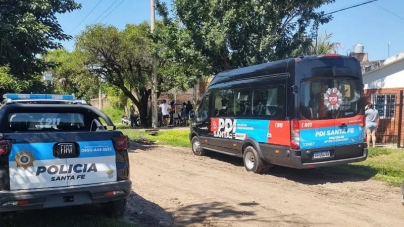 El trabajo de la Policía de Investigaciones en la casa donde ocurrió el crimen.