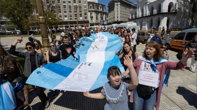 La sentencia ordena a la Andis a cumplir las prestaciones reclamadas por personas con discapacidad y sus familiares.