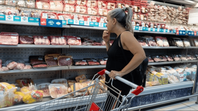 La inflación de diciembre fue de 2,8% y los precios aumentaron 31,5% en todo 2025.