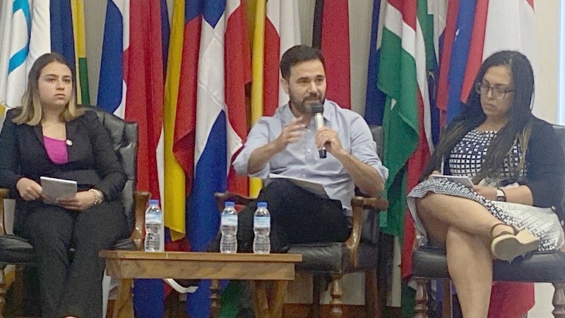 “La idea es trabajar muy cerca de las familias