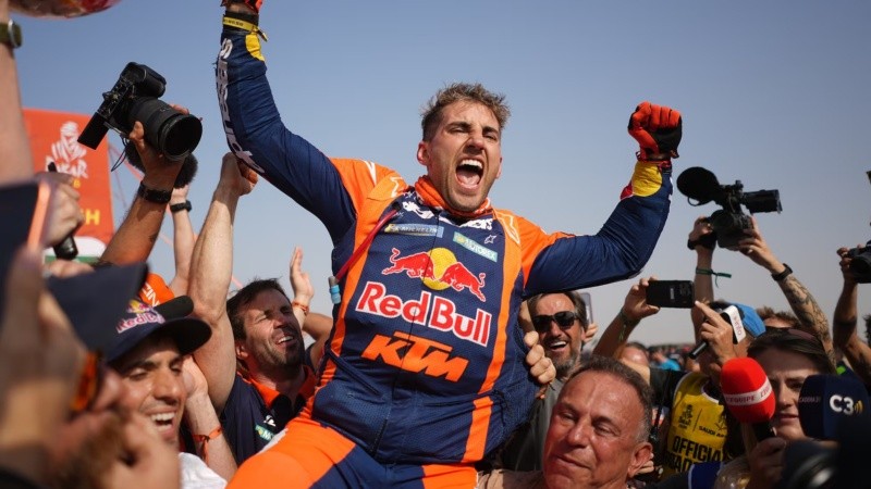 A los 30 años, tras una carrera de menor a mayor en la que se llevó tres etapas, Luciano logró cumplir el gran sueño de su vida.