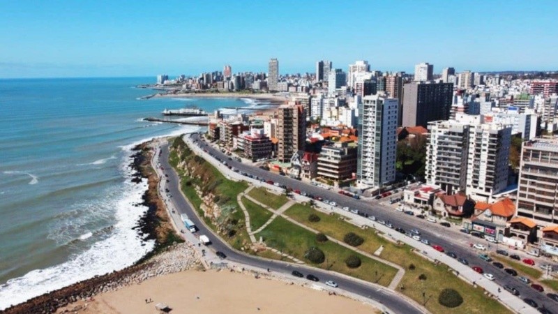 Una postal aérea de la ciudad de Mal del Plata.