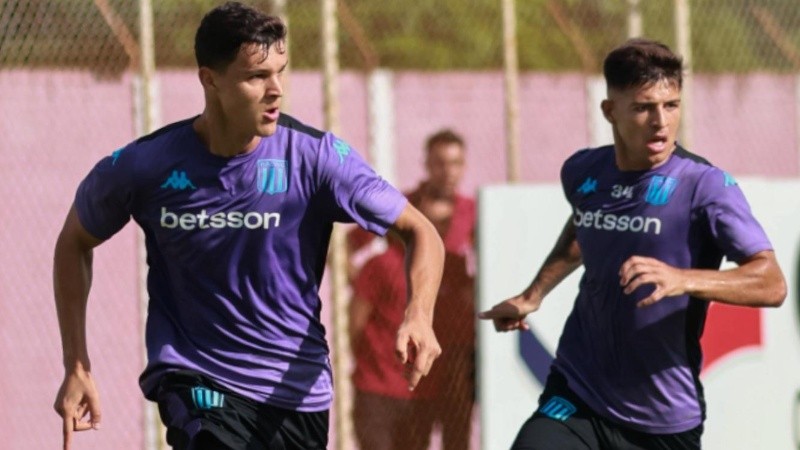 El plantel de Racing regresa a Buenos Aires.