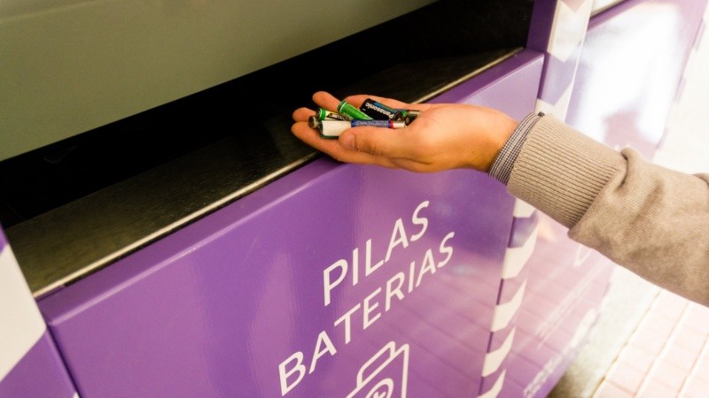 Las pilas pueden llevarse a los centros de recepción.