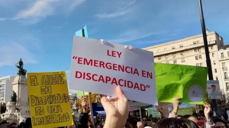 La Justicia intimó al Gobierno por la Ley de Emergencia en Discapacidad.