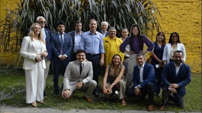 Un cartón con la imagen de la senadora nacional Emilia Orozco ocupó su lugar durante una reunión política en Salta.