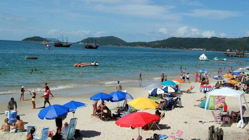 Una postal de las playas de Florianópolis.