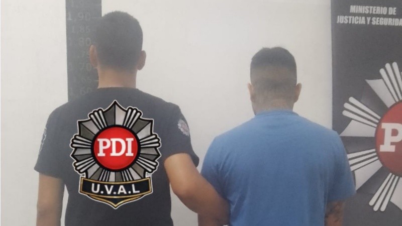 Cercado. El sospechoso fue allanado y se terminó entregando.