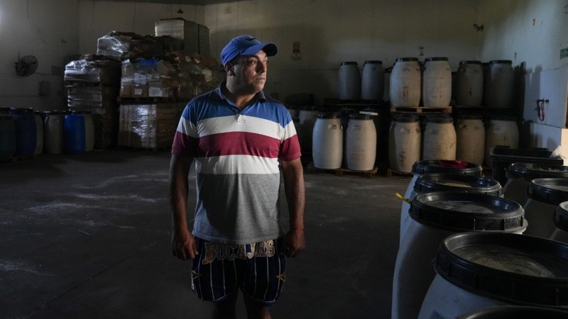 Matías, de más de 18 años de antiguedad en la empresa,  es uno de los trabajadores que participa de la toma.