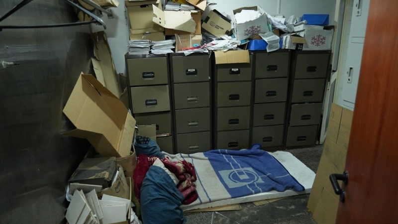 Una de las habitaciones improvisadas en una oficina de la empresa.