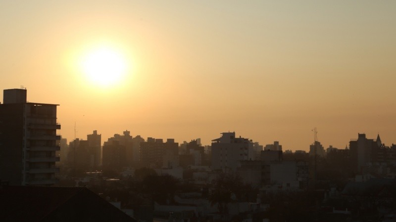 Rosario tendrá jornadas muy calurosas hasta la semana próxima.