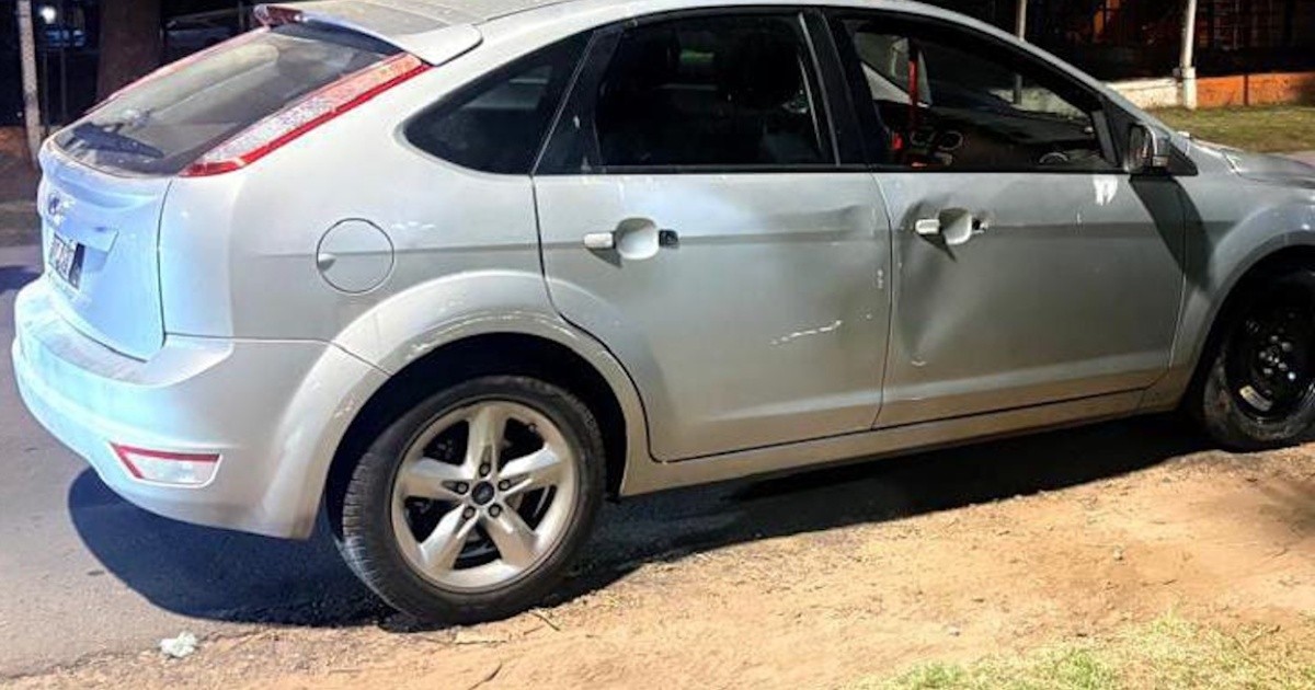 Operativo policial en Granadero Baigorria con un Ford Focus robado