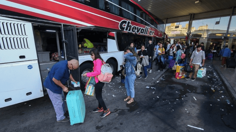 A partir del convenio, los maleteros están identificados con uniforme.