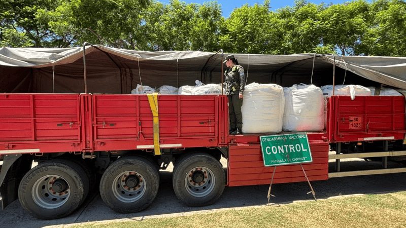 Fiscalía Federal de Rosario ordenó el secuestro de la totalidad de la mercadería y del camión.