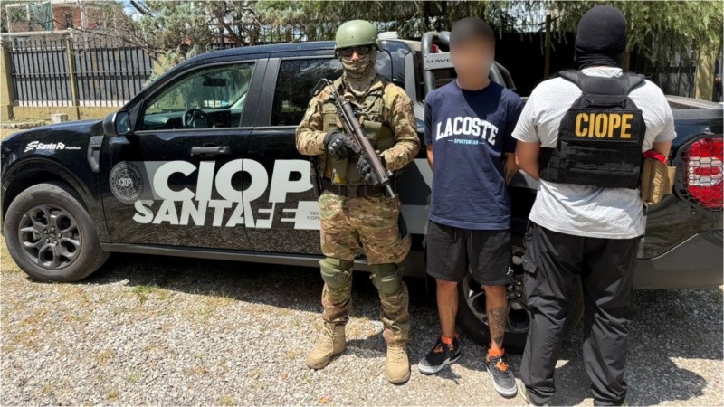 Tévez ya había sido aprehendido por hechos de robo, portación de armas y por estar relacionado con un homicidio.&nbsp;