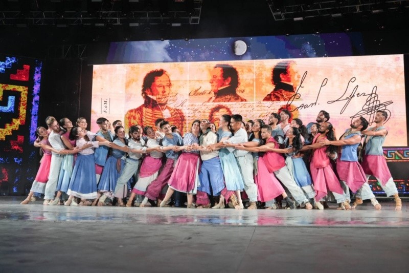 &nbsp;El espectáculo reunió a un cuerpo de danza integrado por 42 bailarinas y bailarines.