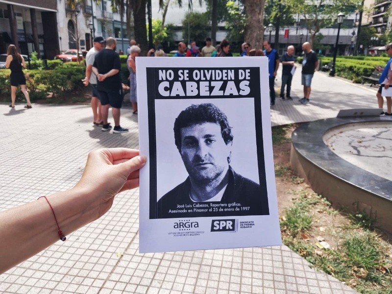 &nbsp;Homenaje a Cabezas en Plaza Pringles (Argra Rosario).&nbsp;