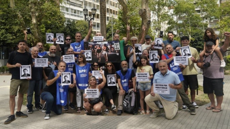 Homenaje a Cabezas en Plaza Pringles.