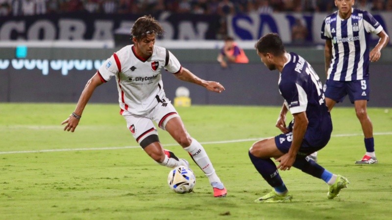 Michael Hoyos fue el centrodelantero de Newell's ante Talleres.