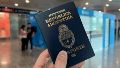 El pasaporte argentino mejoró su posición en el Henley Passport Index.