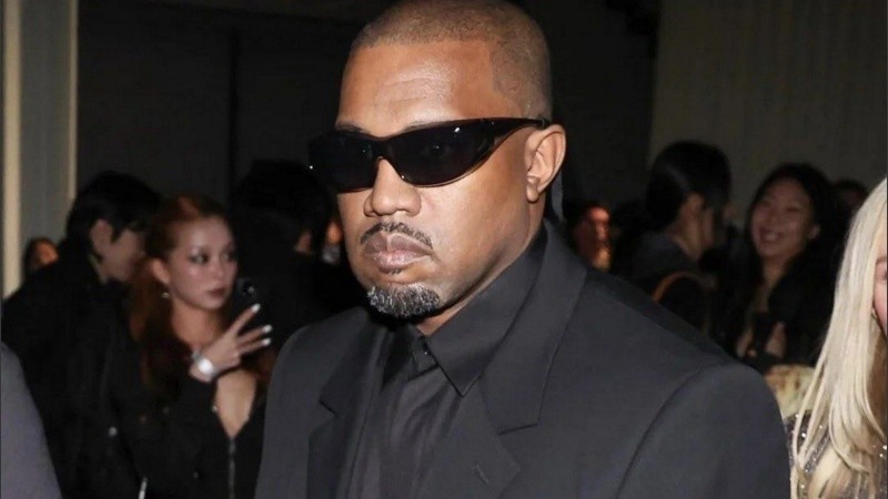 West atribuyó sus diatribas a un trastorno mental derivado de las heridas sufridas en un accidente de tránsito.