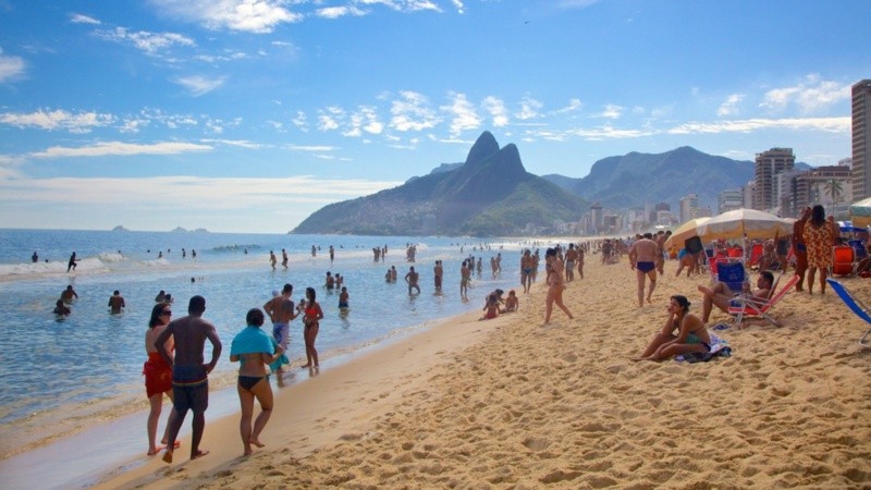 La mayor cantidad de argentinos salieron a Brasil.