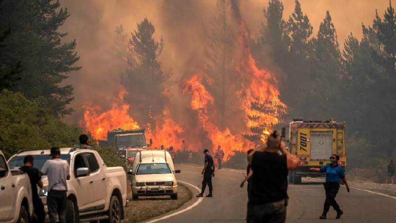 &nbsp;Alrededor de 500 brigadistas trabajaban para combatir los incendios en Chubut.